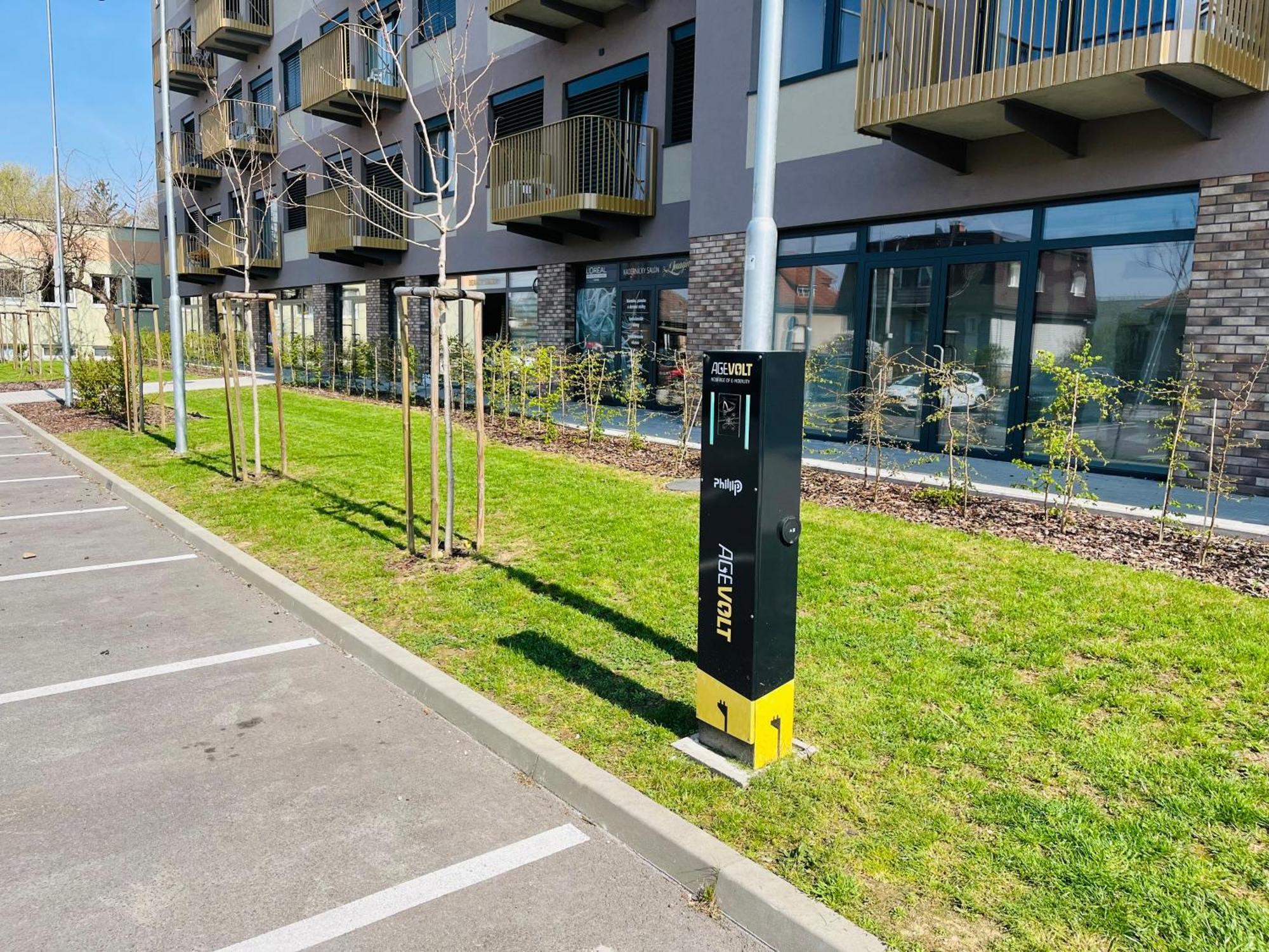 Apartman Sitka Apartment Trencin Bagian luar foto